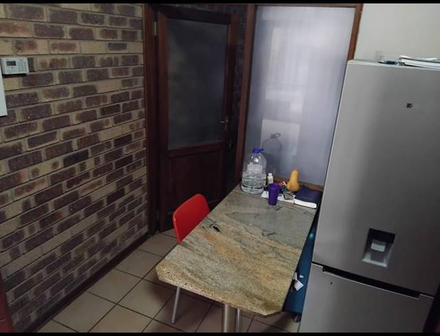 1 BEDROOM PROPERTY TO RENT IN DASSIE RAND
